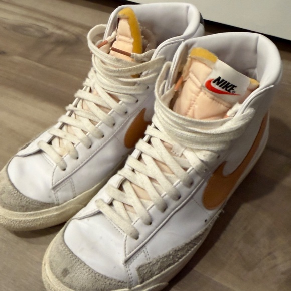 Nike Blazer Mid ’77 – White / Lemon Yellow – Men’s Size 9.5 - Picture 2 of 4